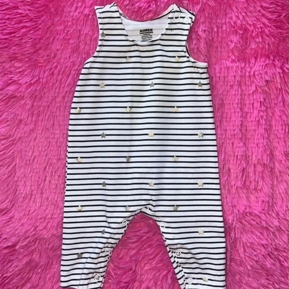 🛍 CUTE LITTLE GIRLS OUTFIT SIZE NEWBORN 🛍 - Picture 1 of 6